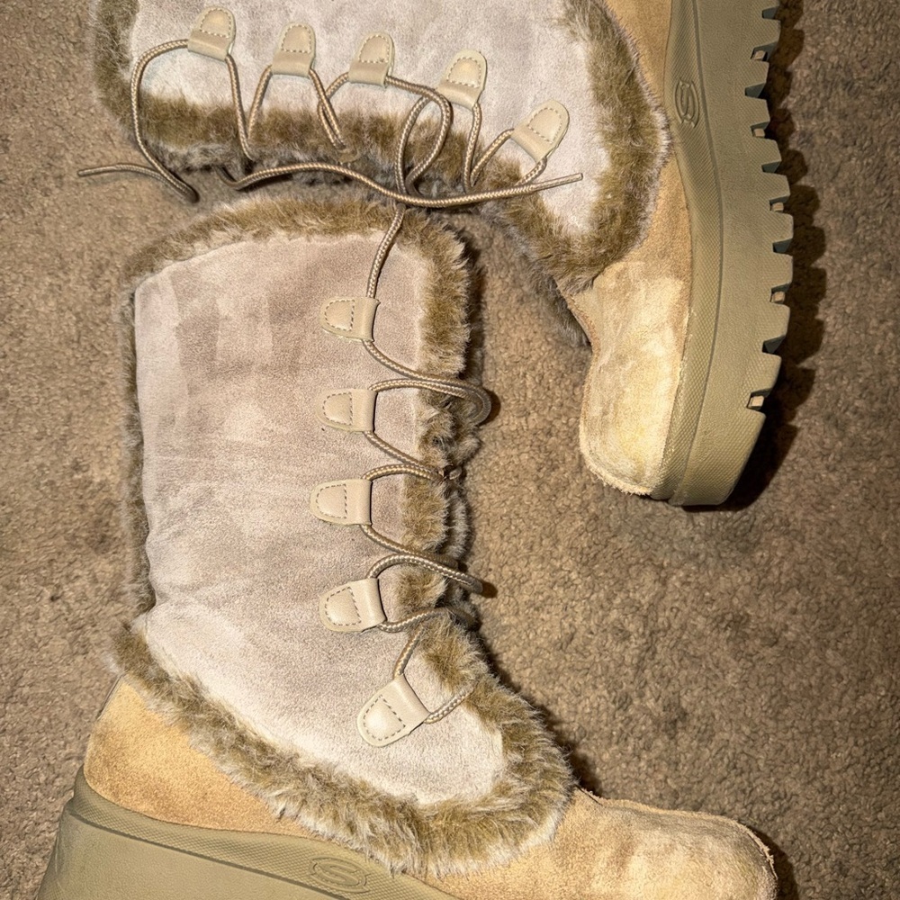 Sketchers Shindigs Fortress Suede Boots
